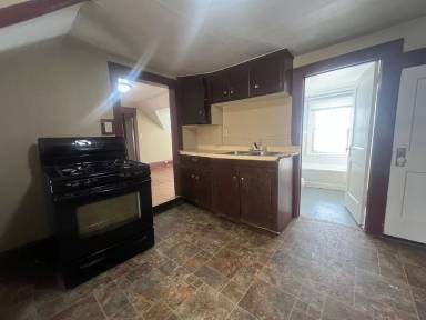 Main picture of 125 Como Ave