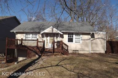 Main picture of 4604 NE 47th St