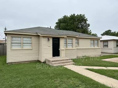 Main picture of 2003 65th St