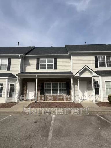 Main picture of 2829 Bennington Dr