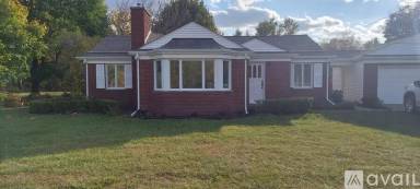 Main picture of G3377 Mackin Rd