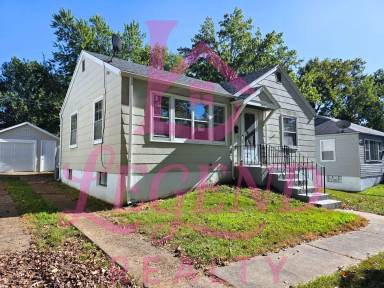 Main picture of 1936 Raft Dr