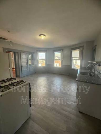 Main picture of 34 Beatty St