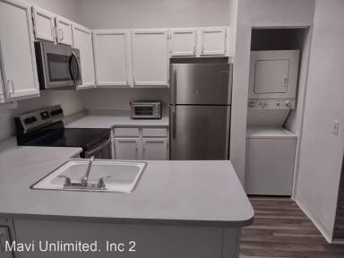 Main picture of 912 S Dearborn Way