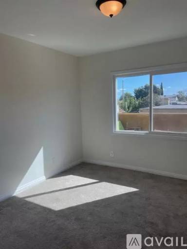 Main picture of 2517 Broadway