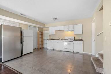 Main picture of 629 Oak St SE