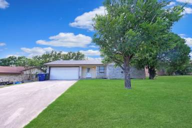 Main picture of 1415 Janet Ln