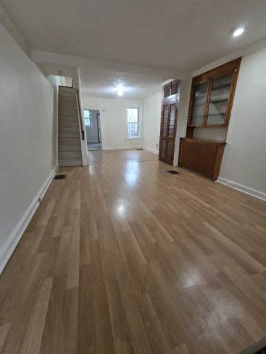 Main picture of 2920 N Washington St