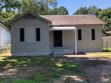 Main picture of 211 Riverbend Dr