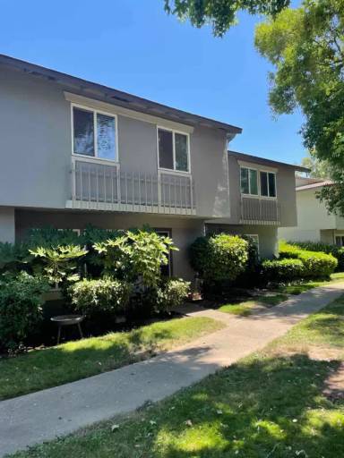Main picture of 8852 La Riviera Dr