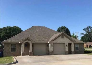 Main picture of 2771 Oakview Rd