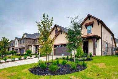 Main picture of 4 Centennial Ridge Pl