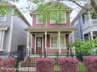 Main picture of 632 W 17th St