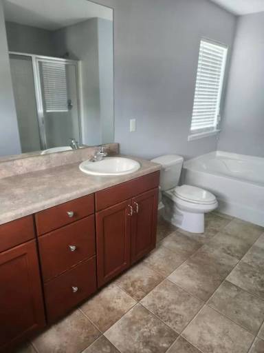 Main picture of 17 Twin Oaks Pl