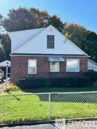 Main picture of 4 Leach Ave