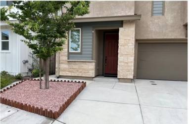 Main picture of 1608 Lion St
