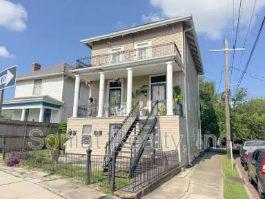 Main picture of 1621 Crete St