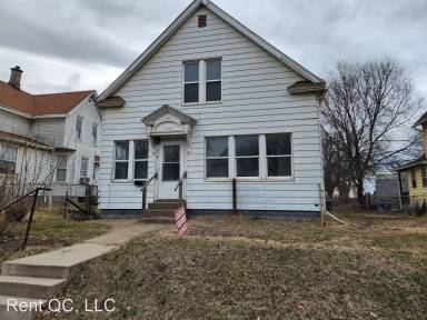 Main picture of 215 S Pine St