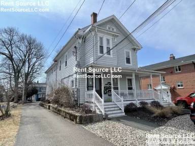 Main picture of 104 W Emerson St