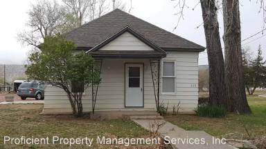 Main picture of 823 Phelps Ave