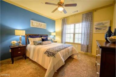 Main picture of Pecan Springs