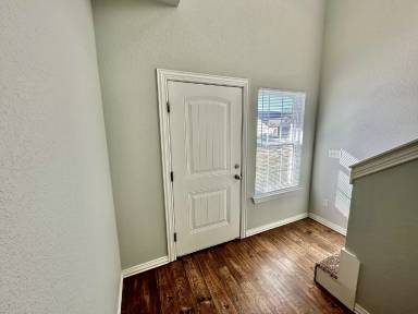 Main picture of 822 Baker St NW