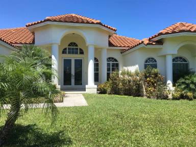 Main picture of 2849 SE Buccaneer Cir