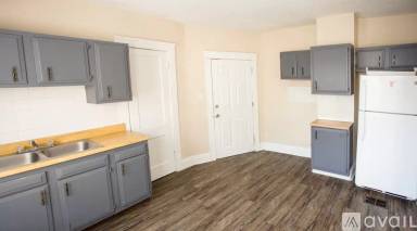 Main picture of 2198 W 105th St