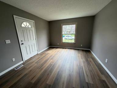 Main picture of 621 Goldenview Dr