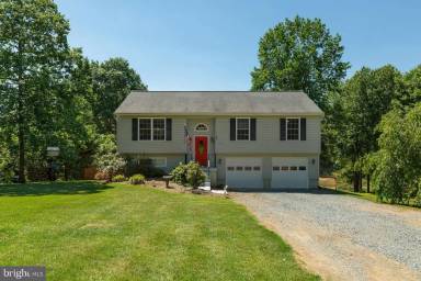 Main picture of 121 Hilda Dr