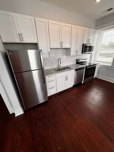 Main picture of 101 S Main St