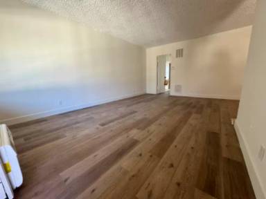 Main picture of 5638 Whitsett Ave