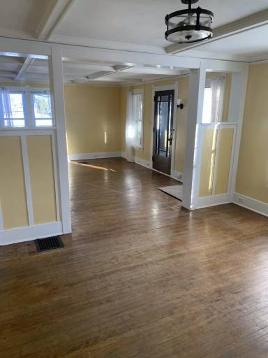 Main picture of 1160 Gill St