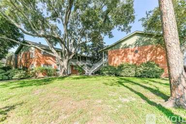 Main picture of 5542 Holly St