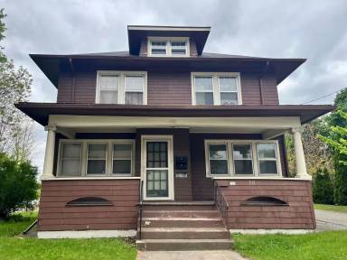 Main picture of 311 W Washington Ave