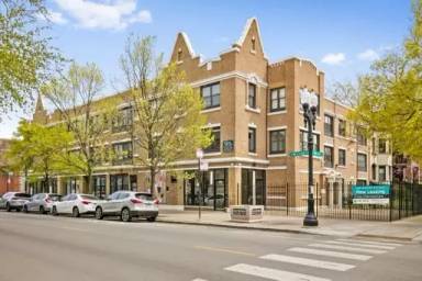 Main picture of 4555 N Malden St