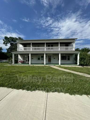 Main picture of 64 Lyman St