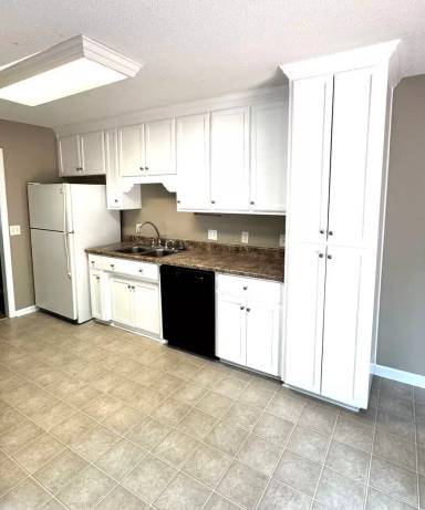 Main picture of 103 Karen Dr