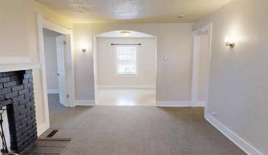 Main picture of 609 W Cushing St