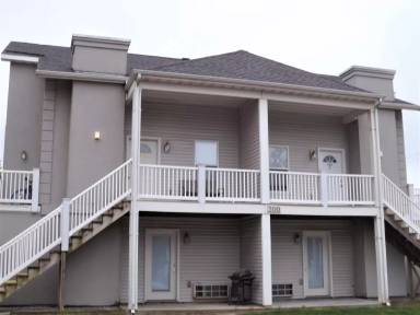 Main picture of 300 E 2nd St