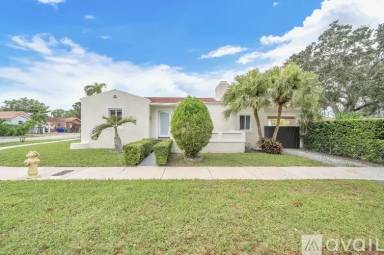 Main picture of 590 SW 47th Ct
