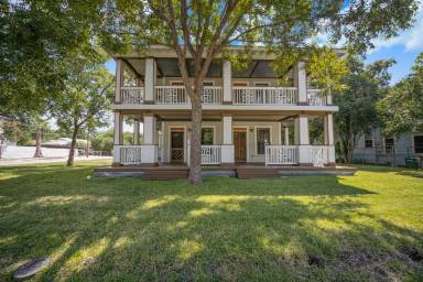 Main picture of 224 Queen Anne Ct