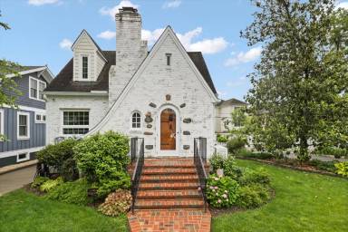 Main picture of 2424 Custis Rd