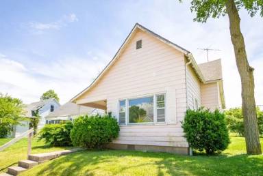 Main picture of 901 W Neely Ave