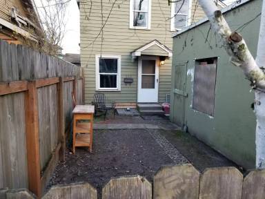 Main picture of 412 Chester Ave
