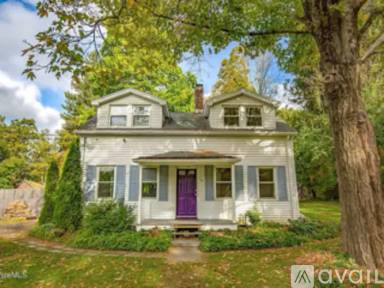 Main picture of 19 Lenox Rd