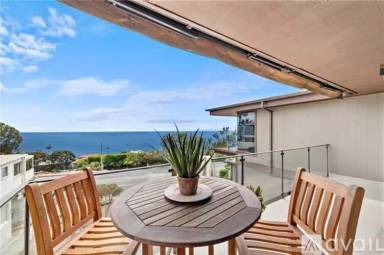 Main picture of 2572 Solana Way