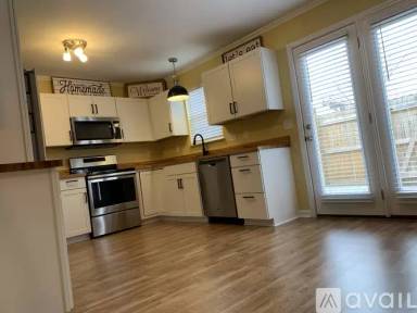 Main picture of 78 Yorktown Cir