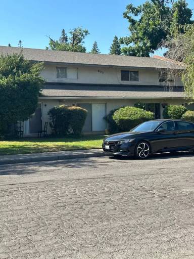 Main picture of 833 W 1st Ave