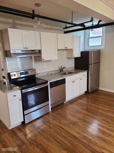 Main picture of 1193 Commonwealth Ave